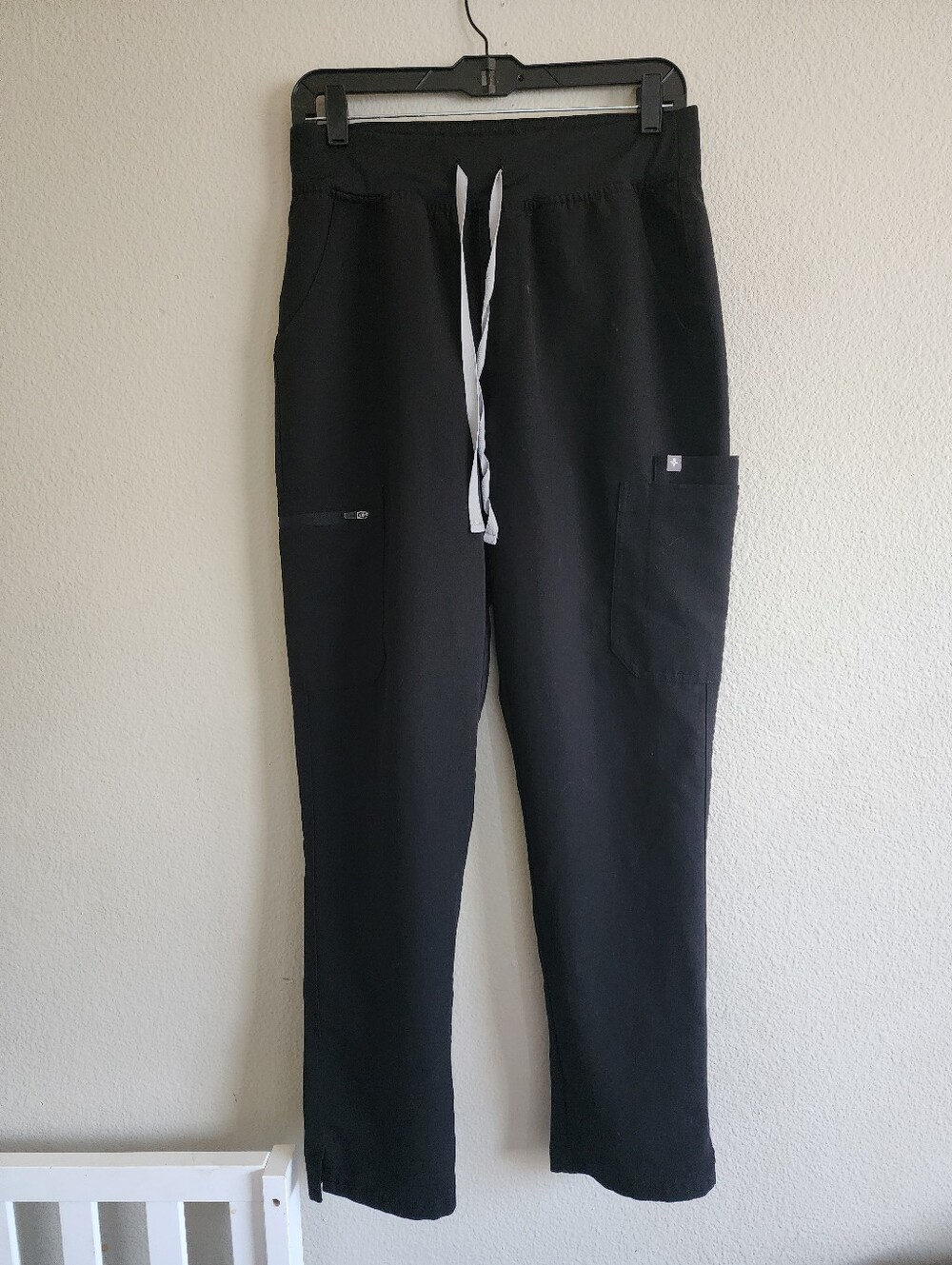 Figs Men's Black Cargo Scrub Pants